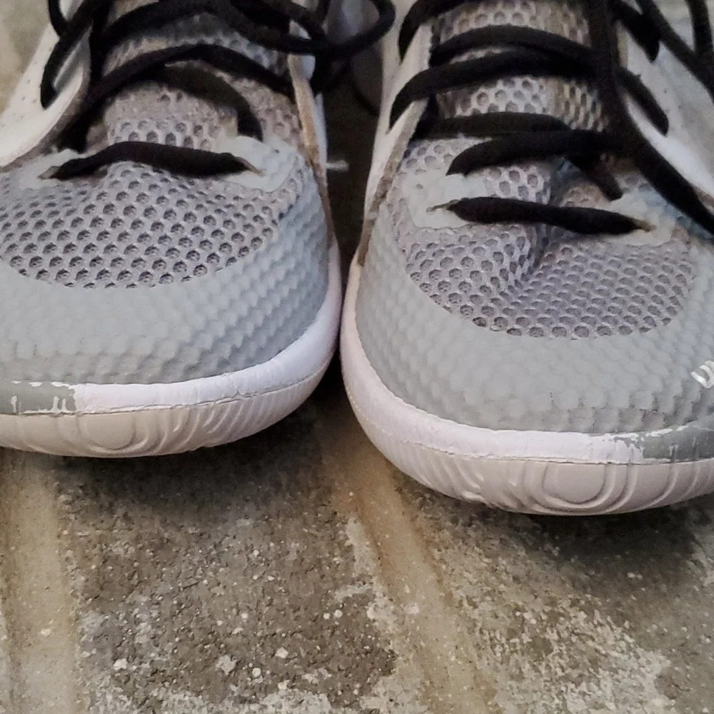 Under Armour Sneakers High Top Size 7.5 Jet Shoes White Gray Black Laces